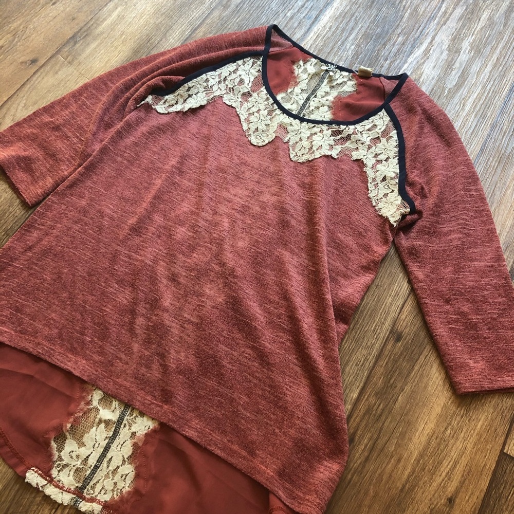 Gorgeous Top with lace detail